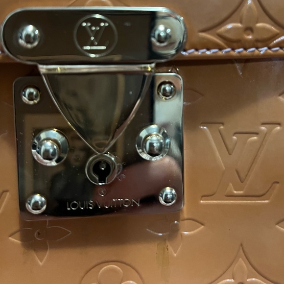 Louis Vuitton Vernis Spring Street Hand Bag - Picture 4 of 8